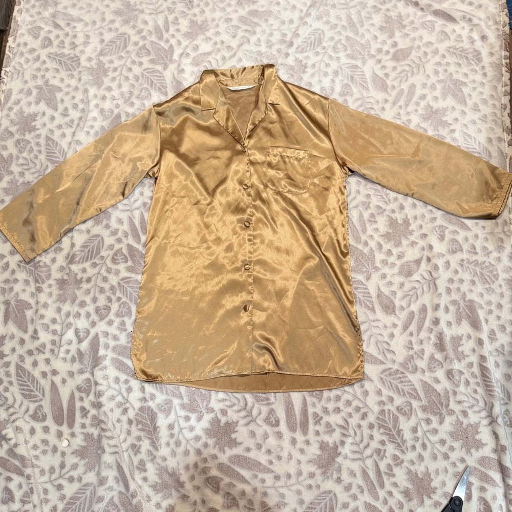 Victoria's Secret Pajama Top Womens Medium Gold Satin Button‎ Up Glam Loungewear